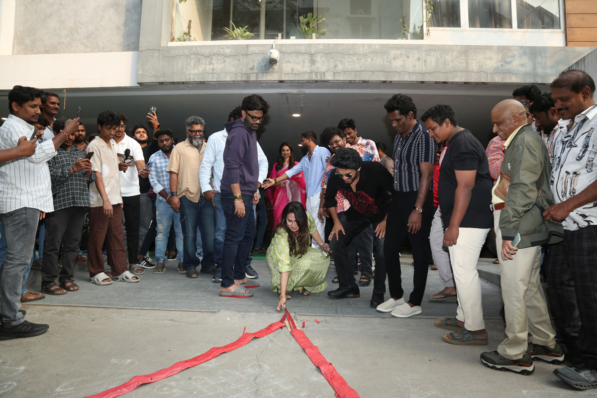 Anaganaga Oka Raju team lighting fireworks