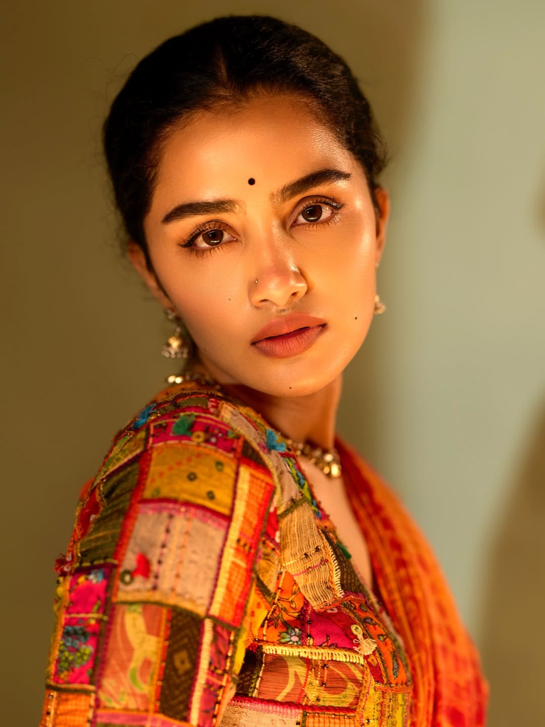 Anupama Parameswaran stuns with colorful elegant style