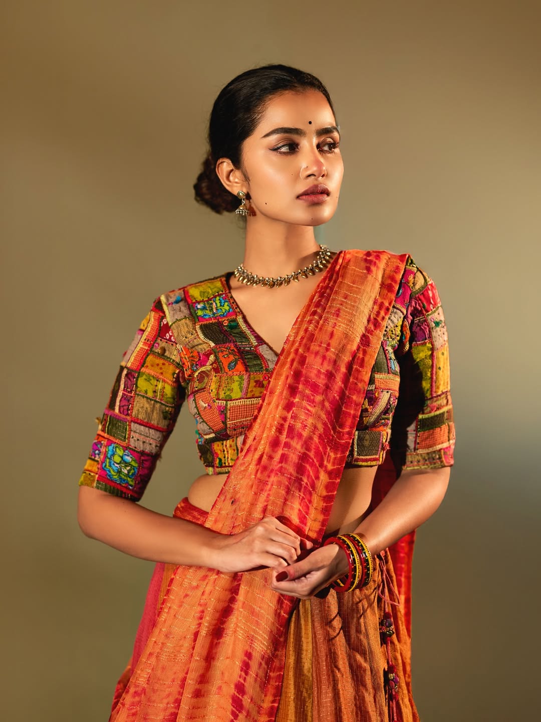 Anupama Parameswaran blends tradition with modern flair