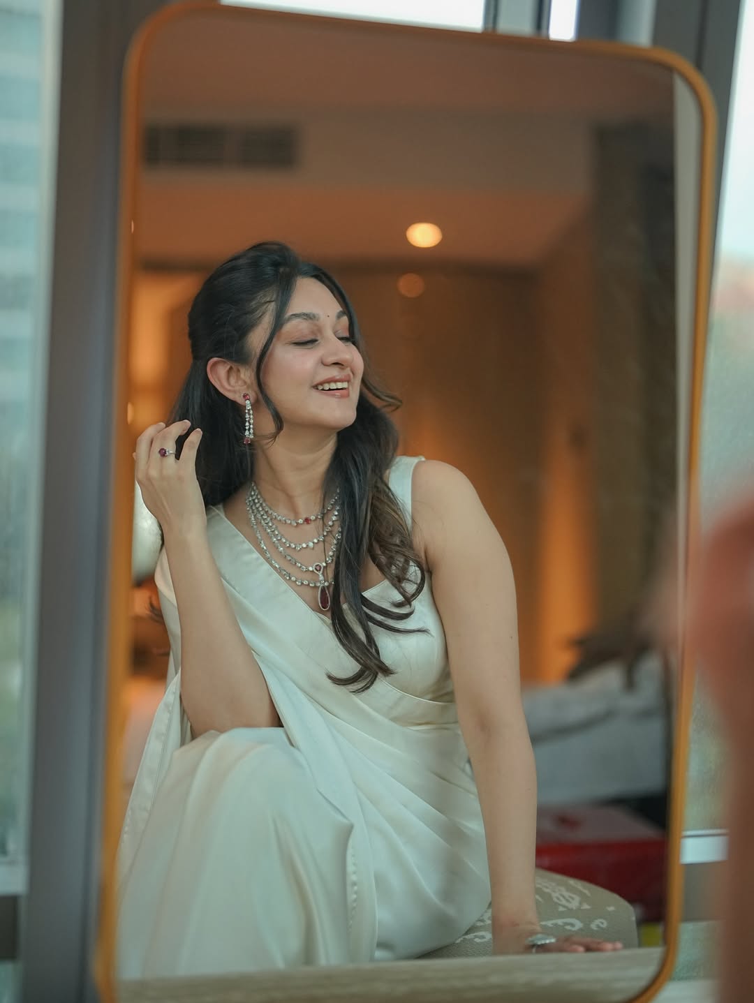 Arjun Daughter Actress Aishwarya Arjun Shares Her Bueatiful Photos On Social