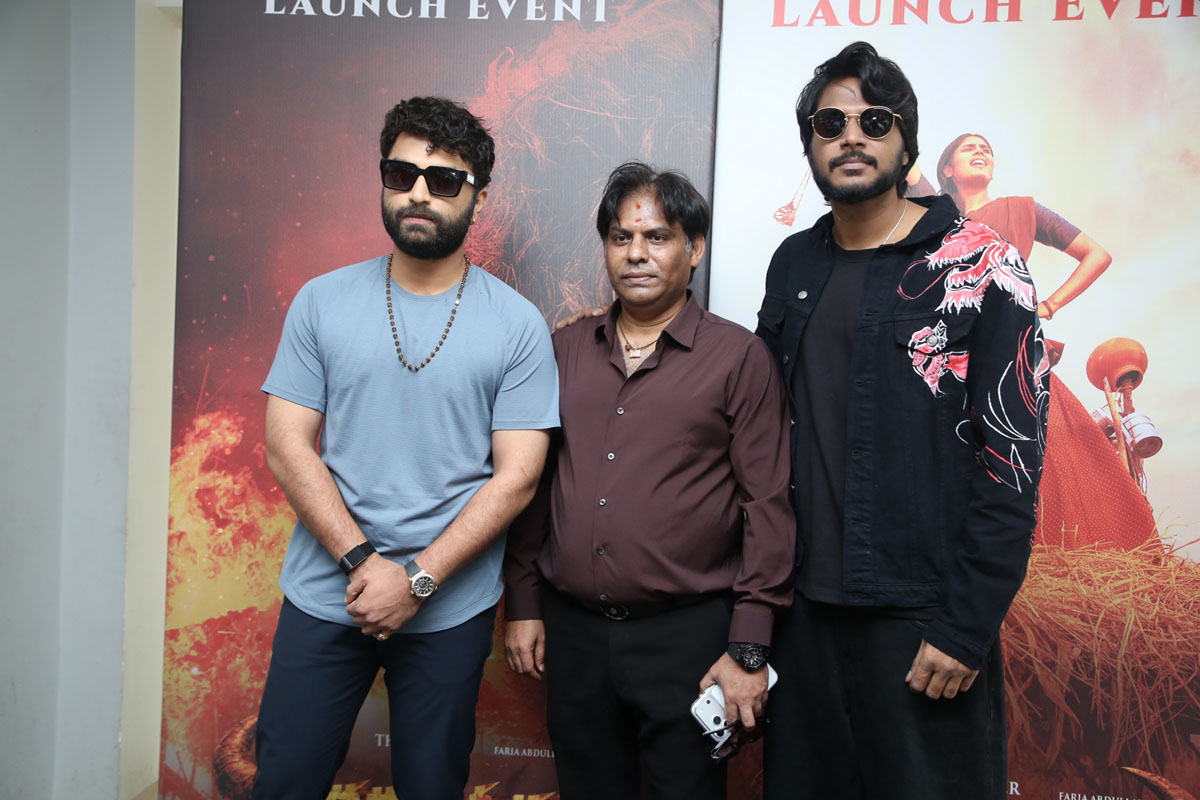 Vishwak Sen and Sundeep Kishan media pose