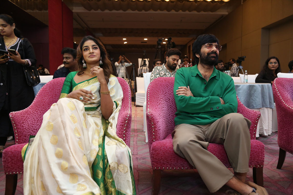 Dimple Hayathi and Ravi Teja seated