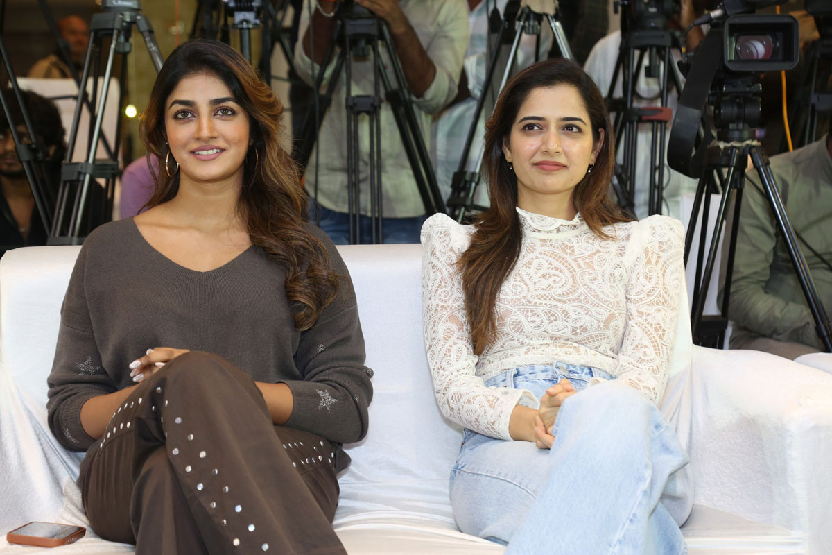Dimple Hayathi Ashika Ranganath seated at success meet