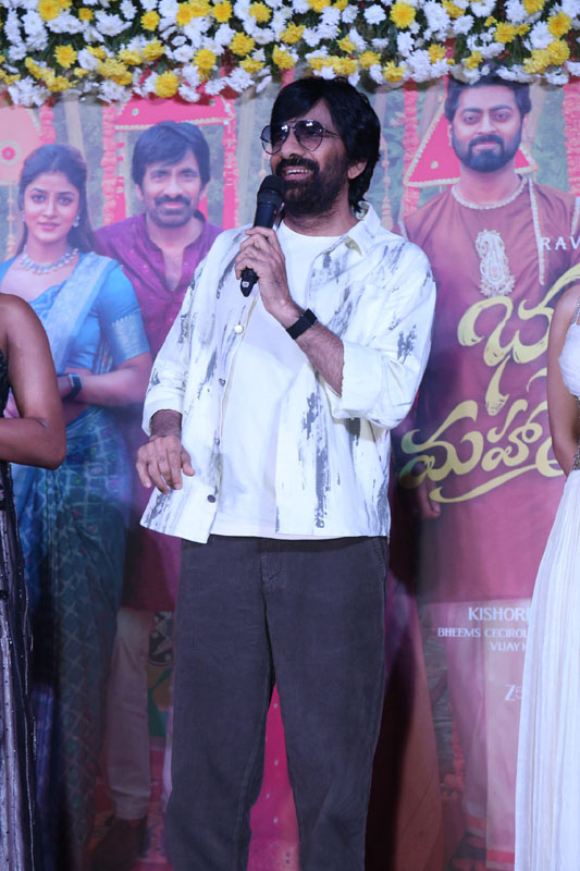 Ravi Teja delivering speech on stage