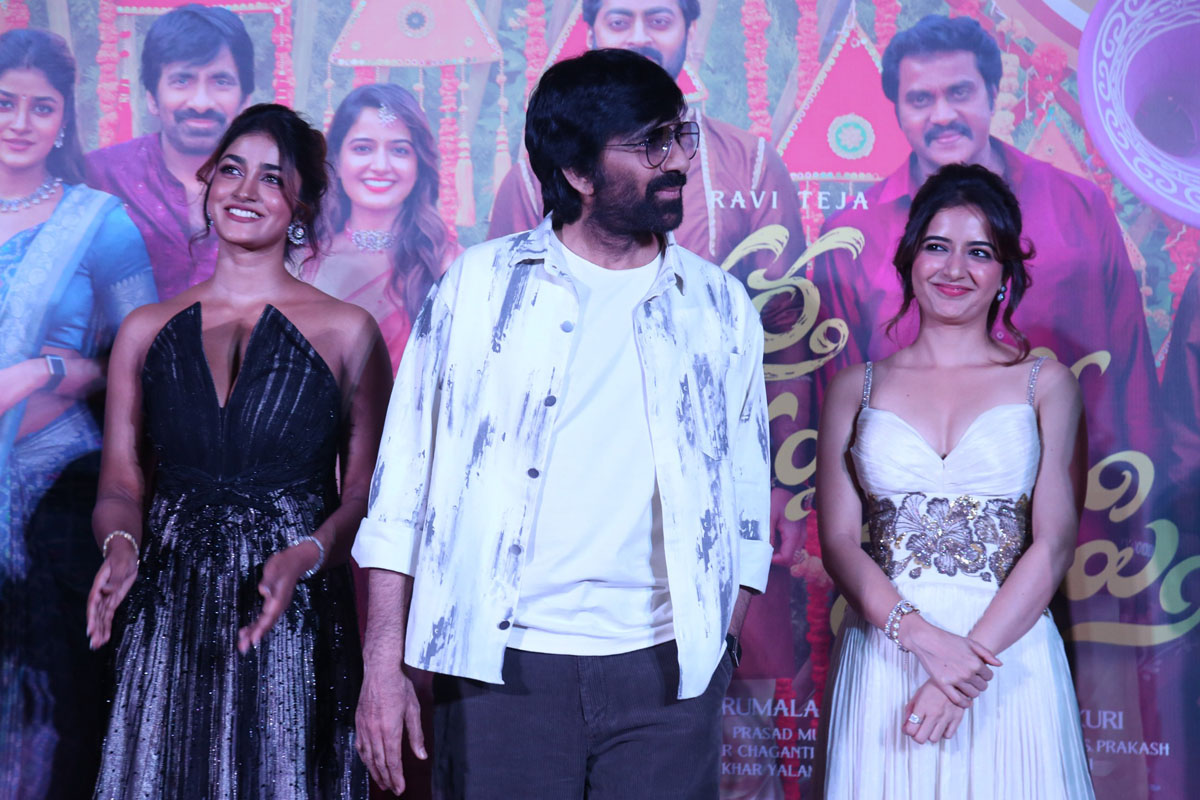 Ravi Teja Dimple Hayathi Ashika Ranganath candid moment