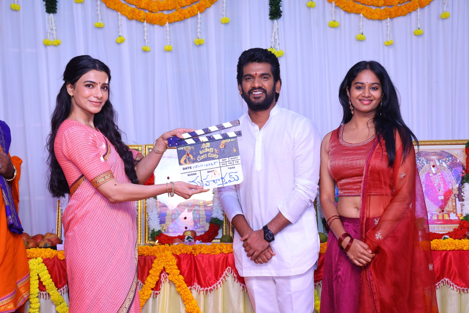 Cheen Tapak Dum Dum team performing film launch pooja