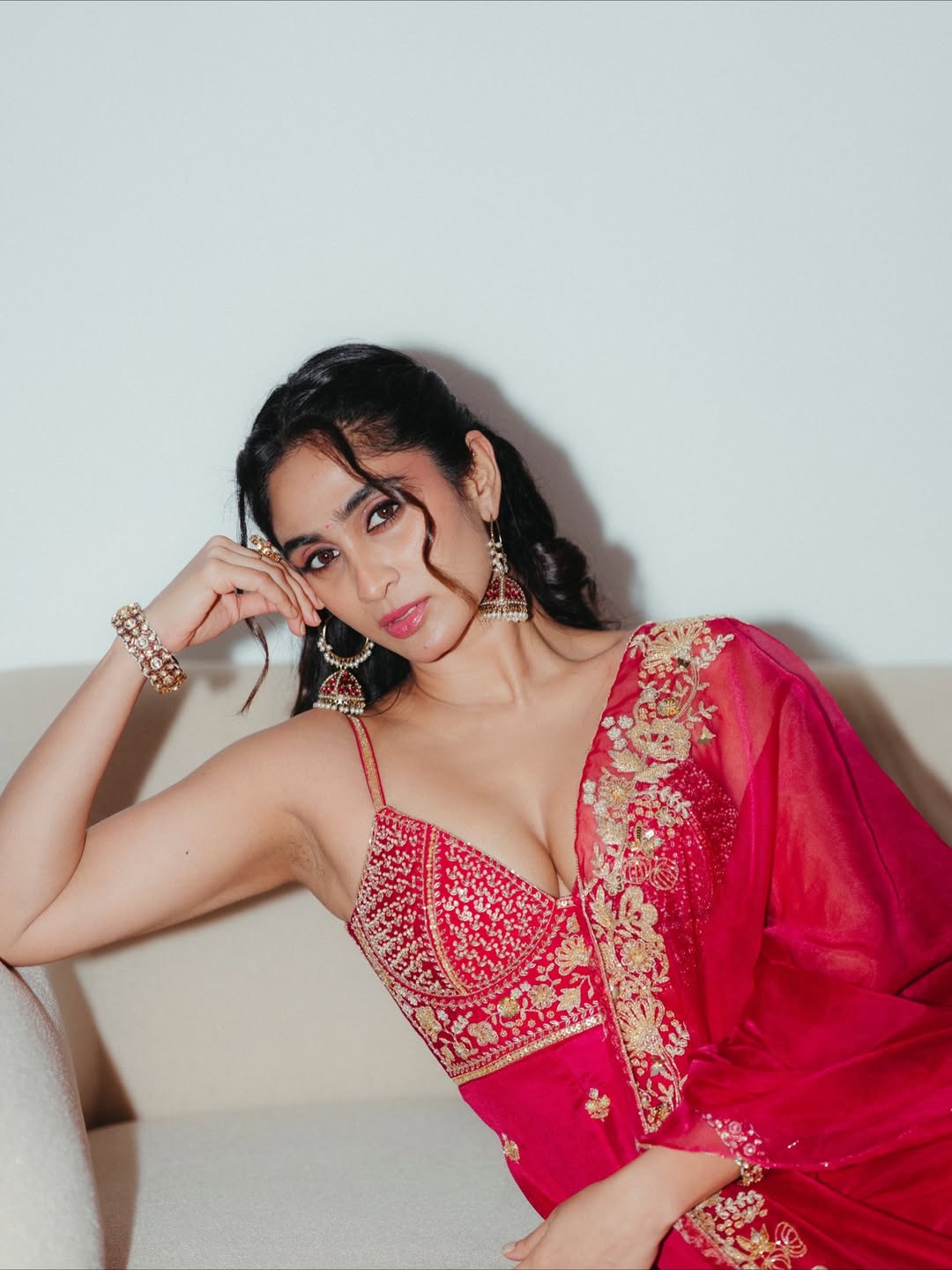 A Powerful Film Debut With ‘Nee-Na’