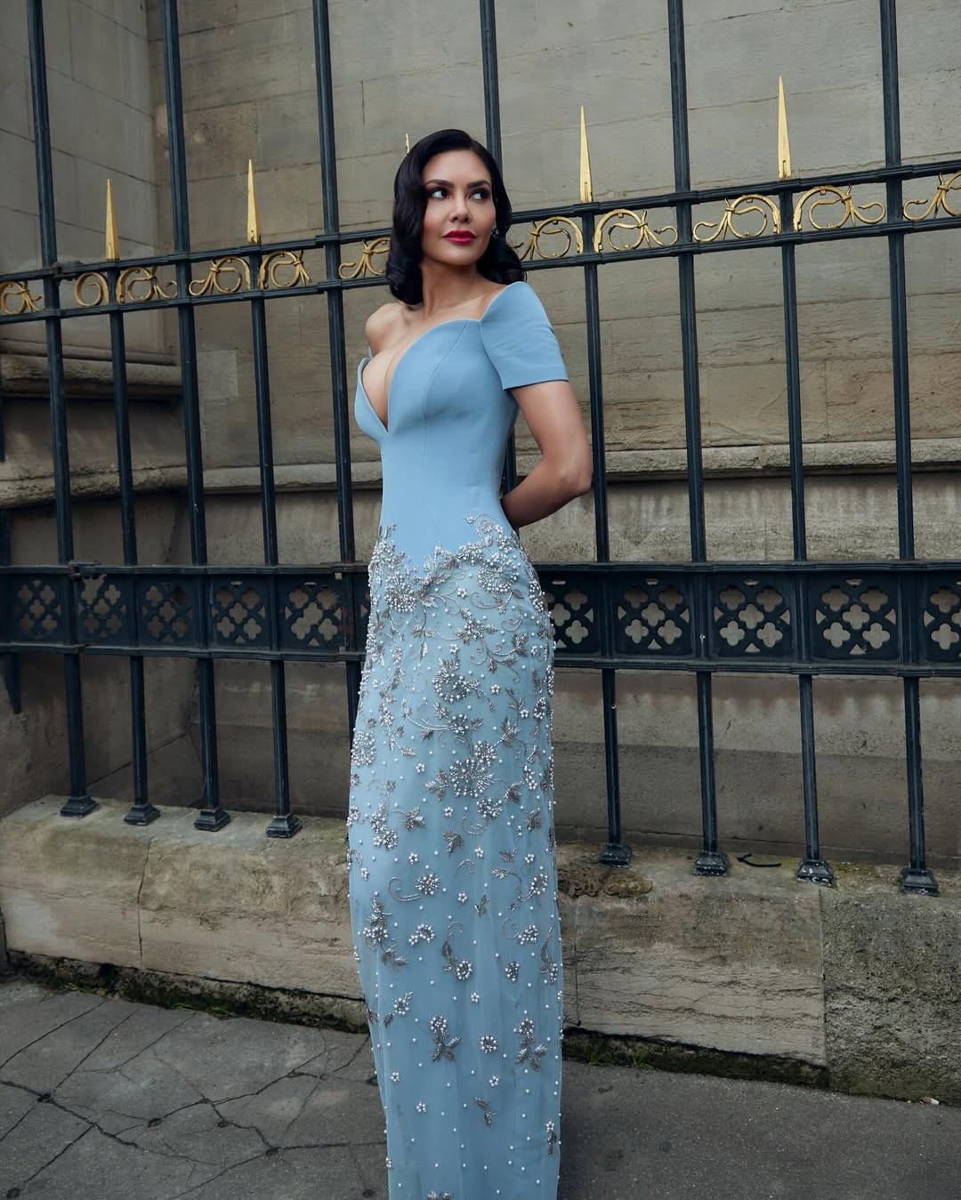 Presence That Commands Attention