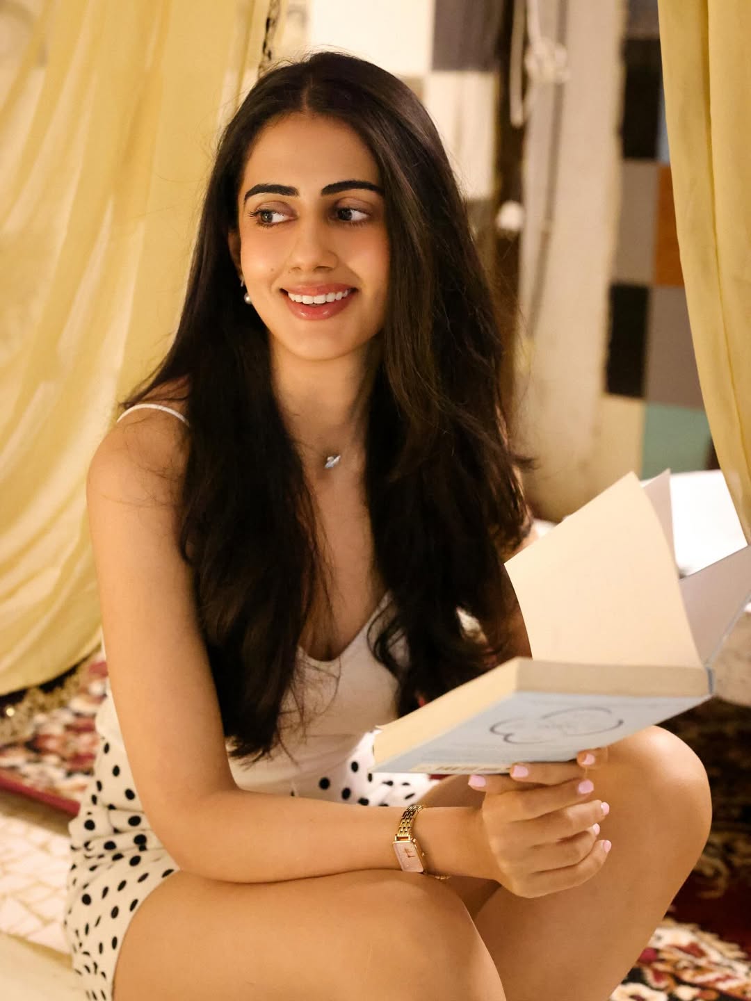 Gehna Sippy shines in chic polka dot style