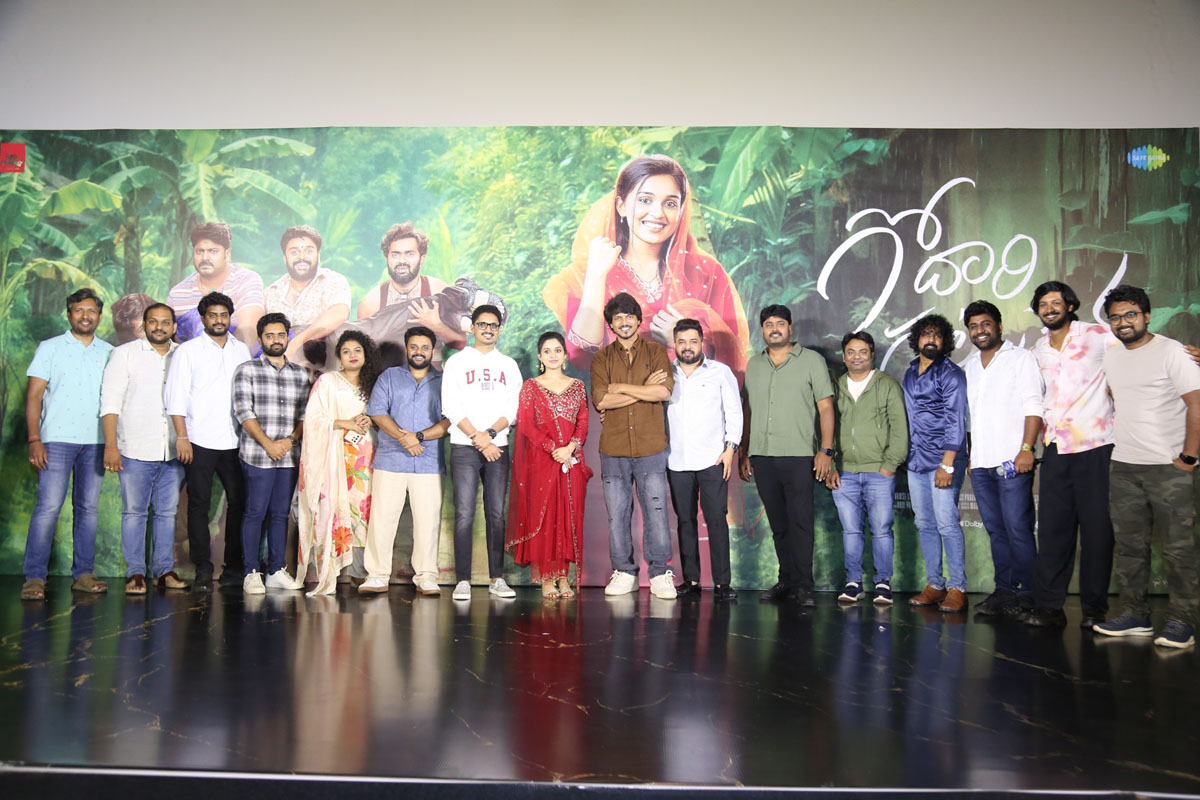 Godari Gattupaina team group media pose