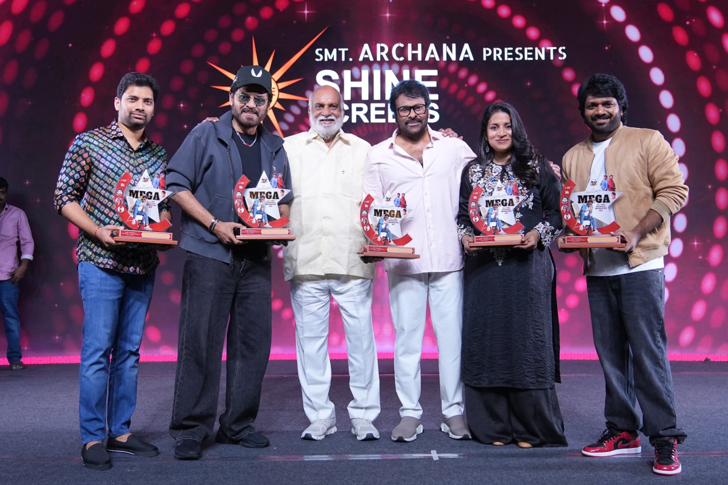 Chiranjeevi and team at success celebrations