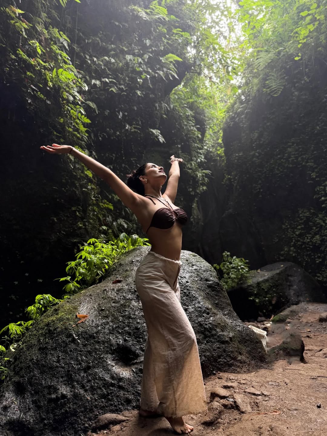 Mask Actress Ruhani Sharma pics