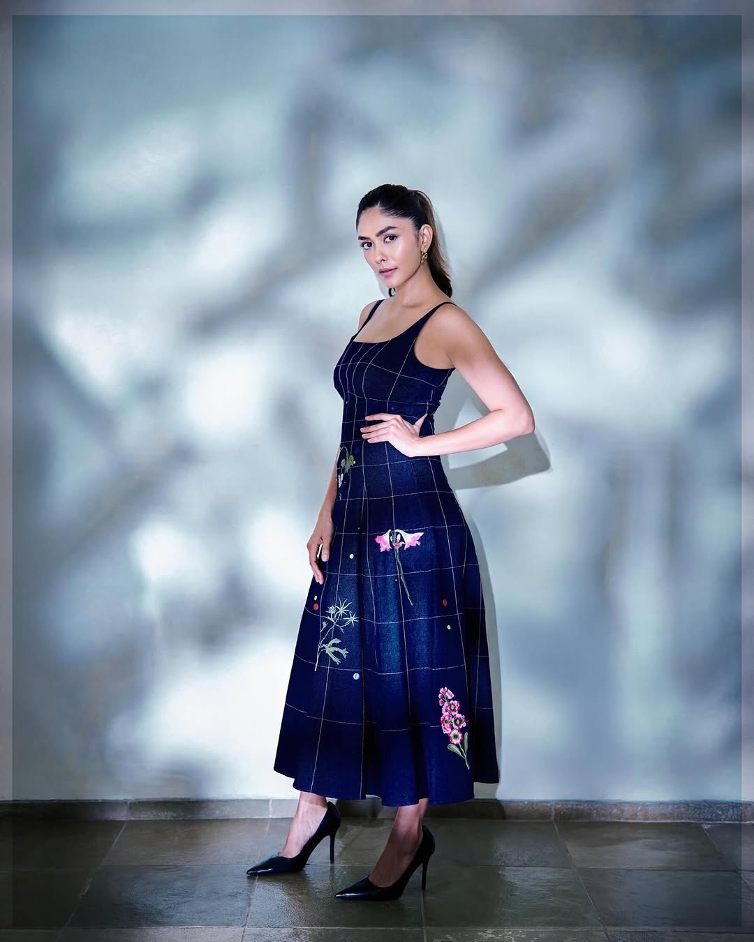 Mrunal Thakur’s Latest Instagram Photos Go Viral Amid Dating Rumours With Dhanush