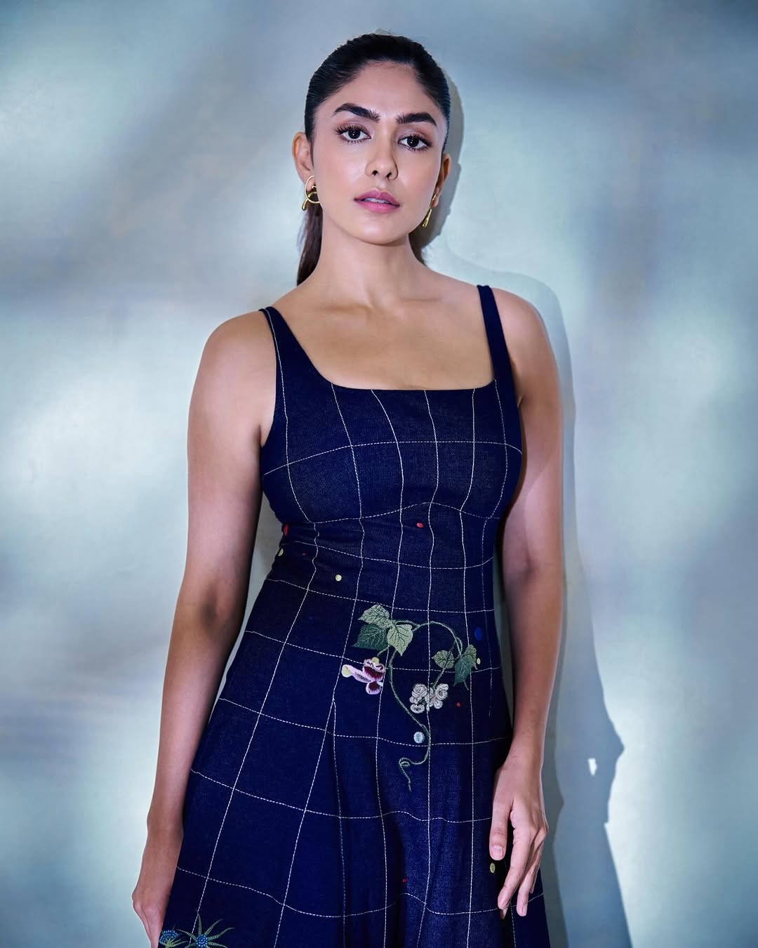 Mrunal Thakur’s Latest Instagram Photos Go Viral Amid Dating Rumours With Dhanush