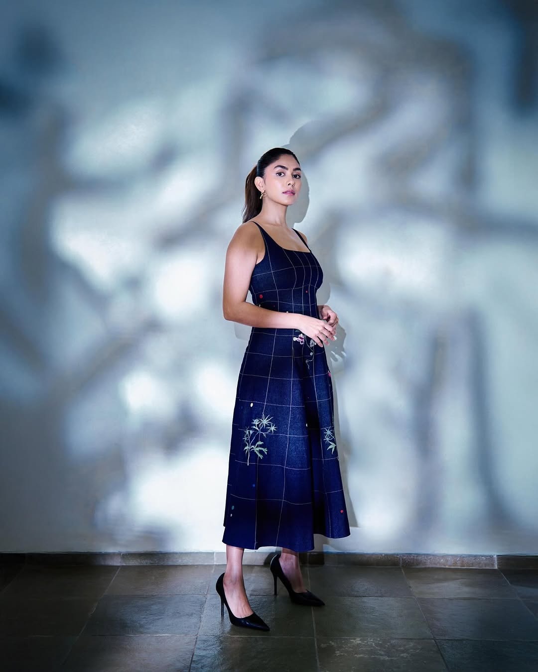 Mrunal Thakur’s Latest Instagram Photos Go Viral Amid Dating Rumours With Dhanush