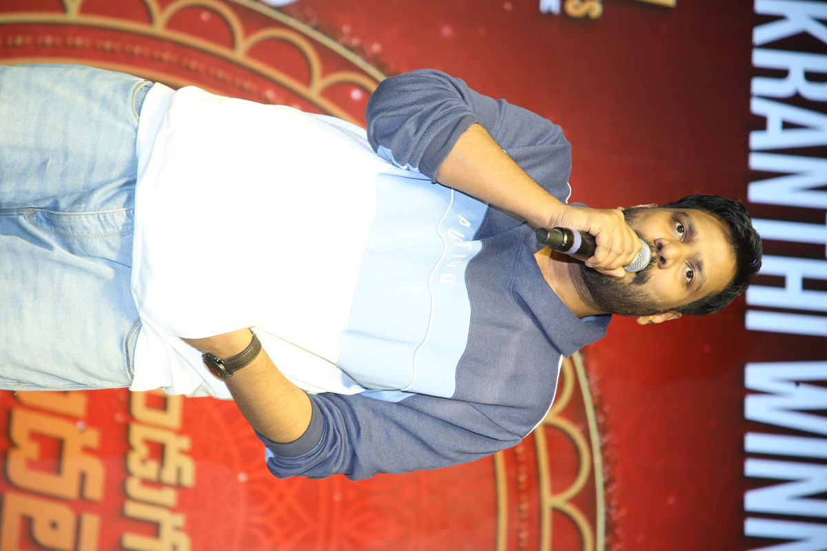 Writer Bhanu Bogavarapu delivering speech on stage