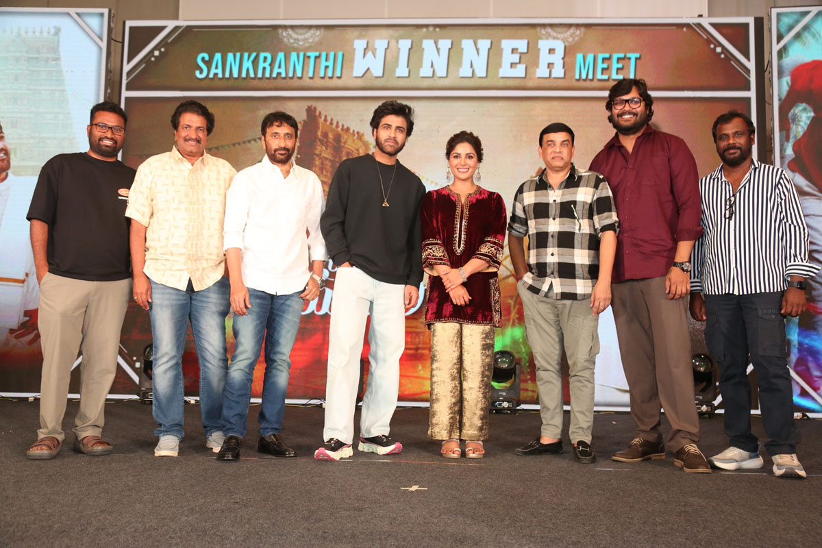 Sharwanand with Samyuktha Menon and film team