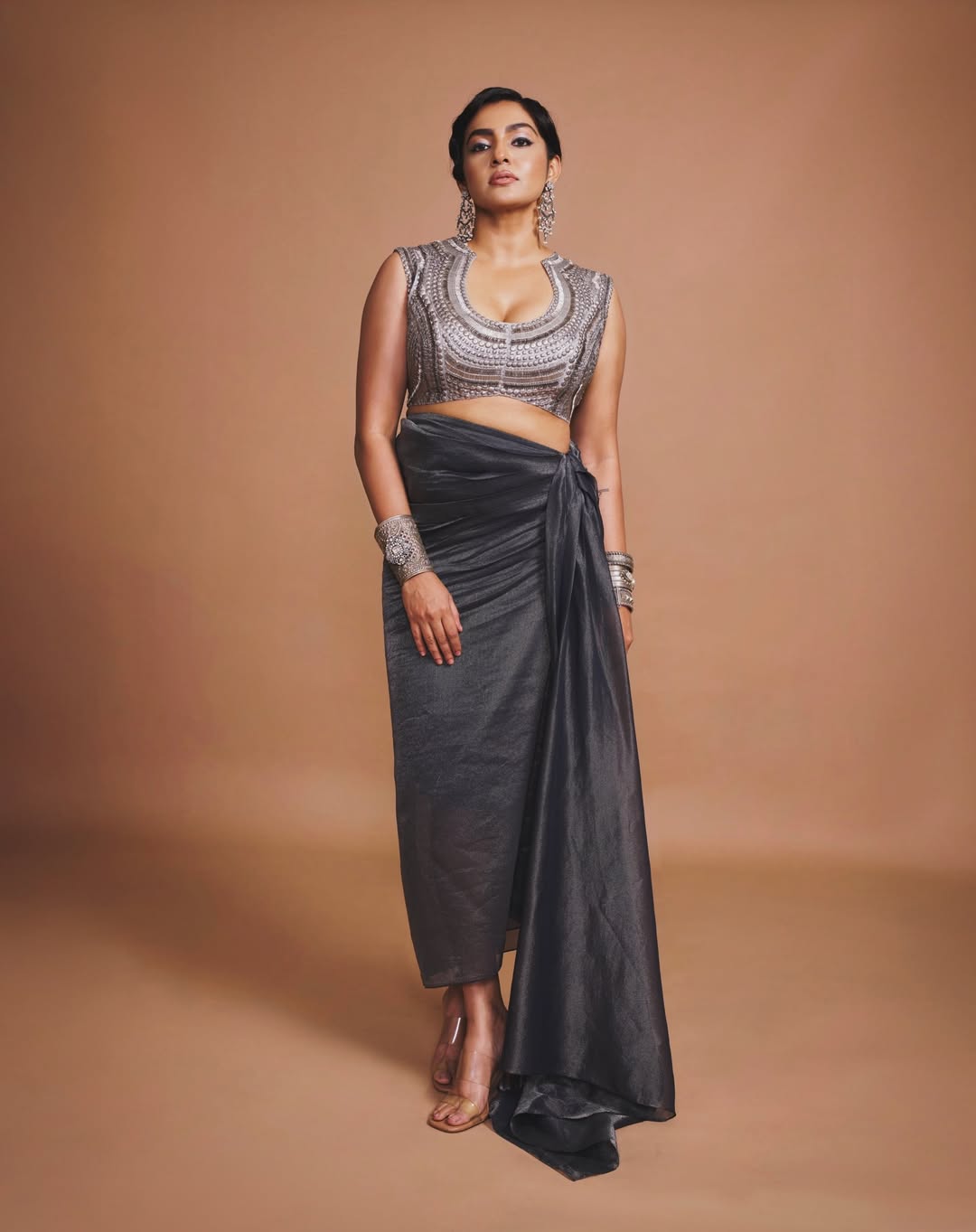 Parvathy Thiruvothu blends elegance and edge in glam look