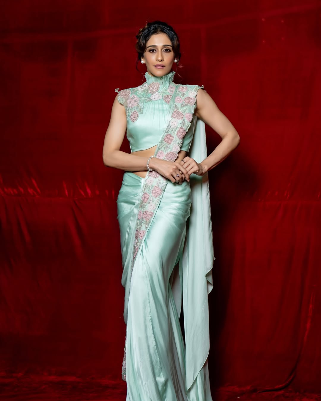Regina Cassandra elegant outfit with confident attitude