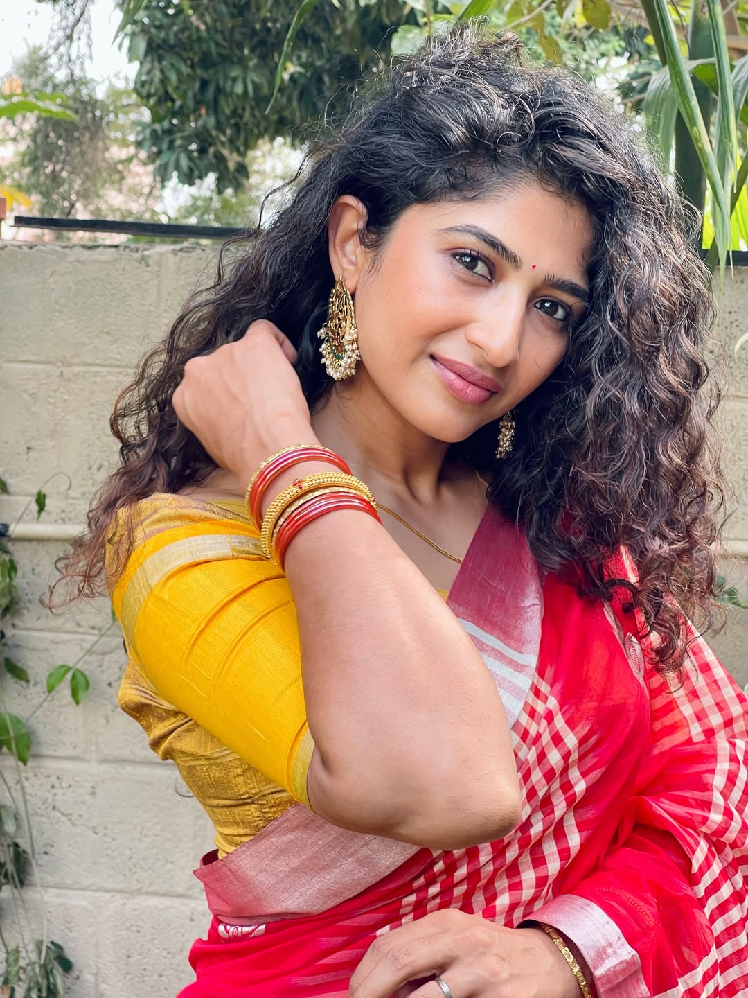 Roshni Prakash glowing in colorful traditional saree elegance