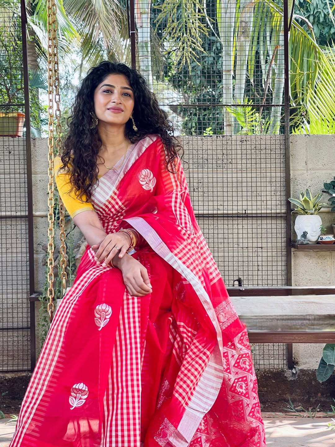 Roshni Prakash showcasing traditional saree with graceful charm