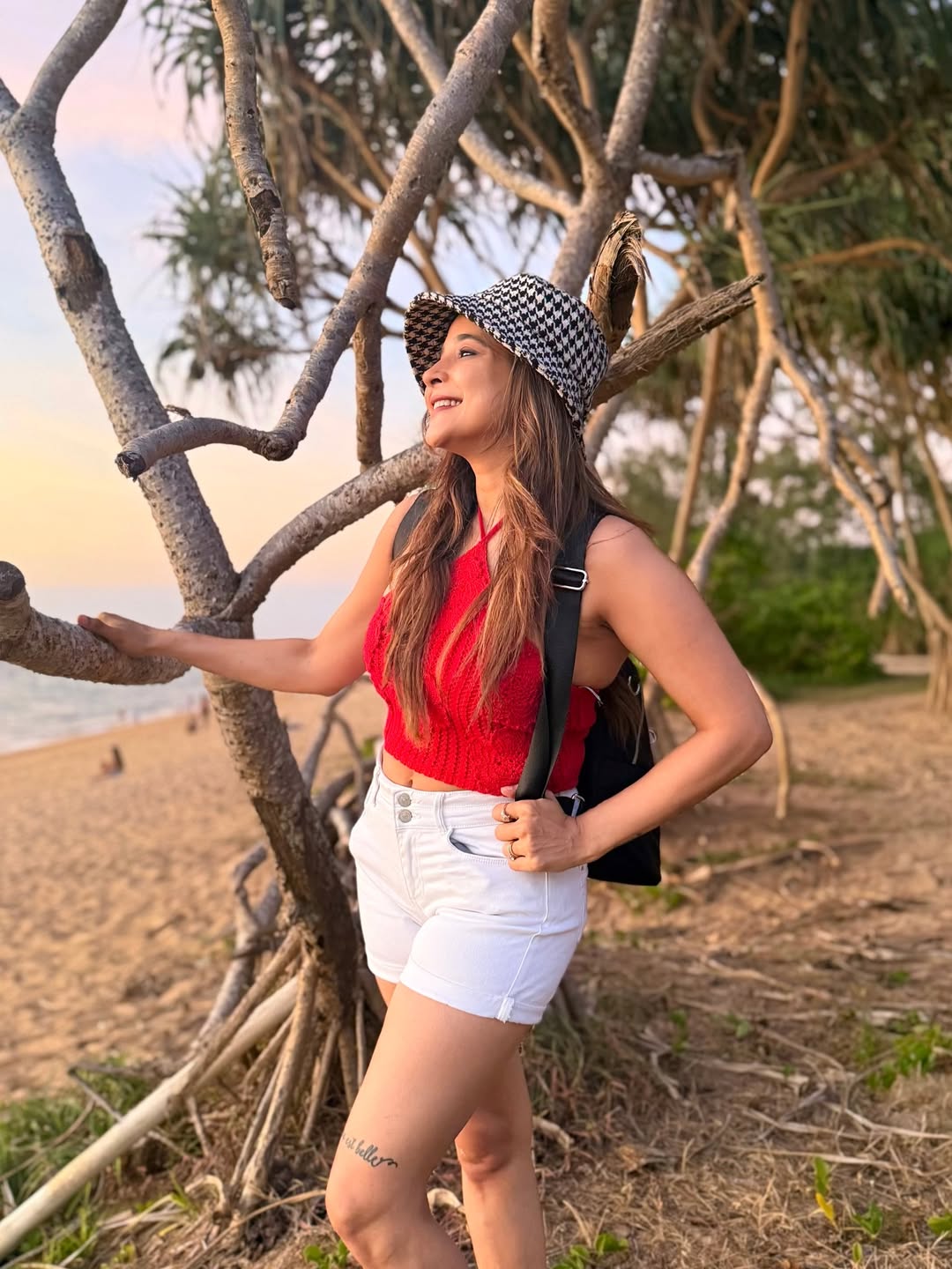 Sakshi rocks chic beach vibes with stylish hat