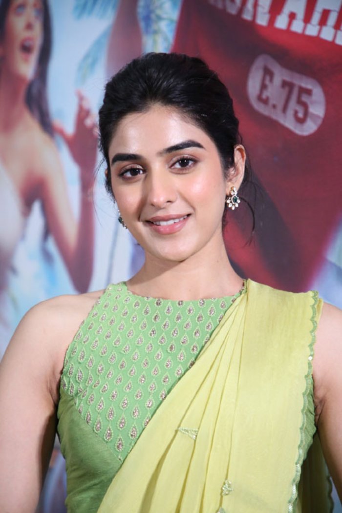 Sakshi Vaidya flashing radiant smile in green saree