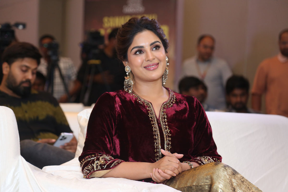 Samyuktha Menon dazzles in regal velvet ensemble