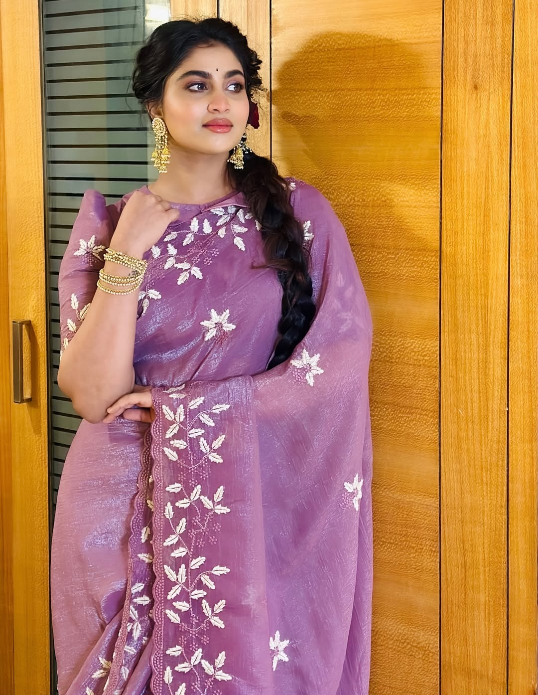 Shivani Narayanan blends lavender elegance with confident attitude