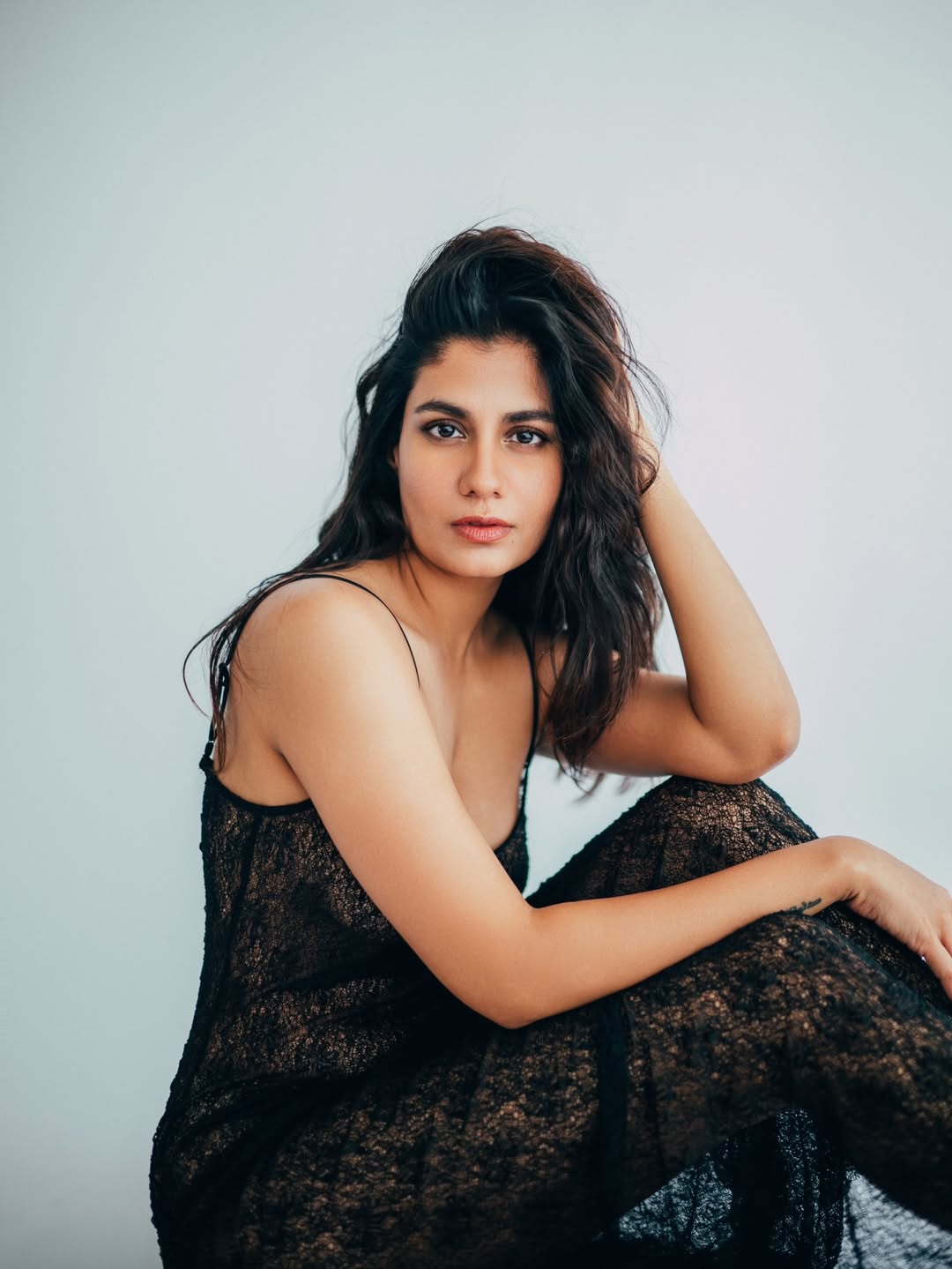 Shreya Dhanwanthary elevates lace look with confidence