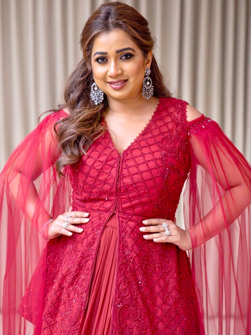Shreya Ghoshal stuns in bold red elegant look