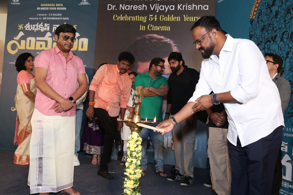 Dr Vishwanath Naik lighting ceremonial diya