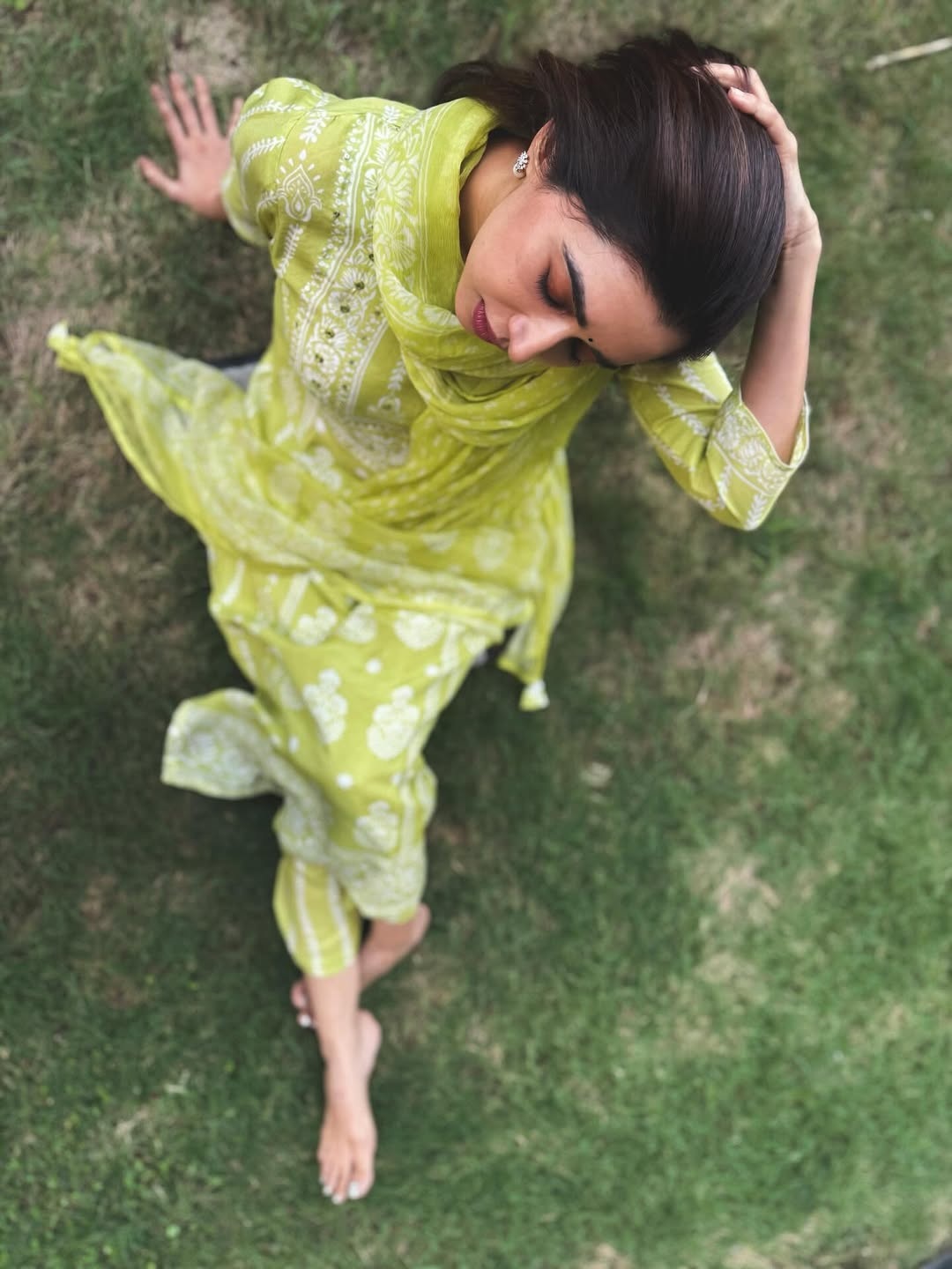 Single, Strong, and Stunning: Aarti Ravi's New Photos Go Viral