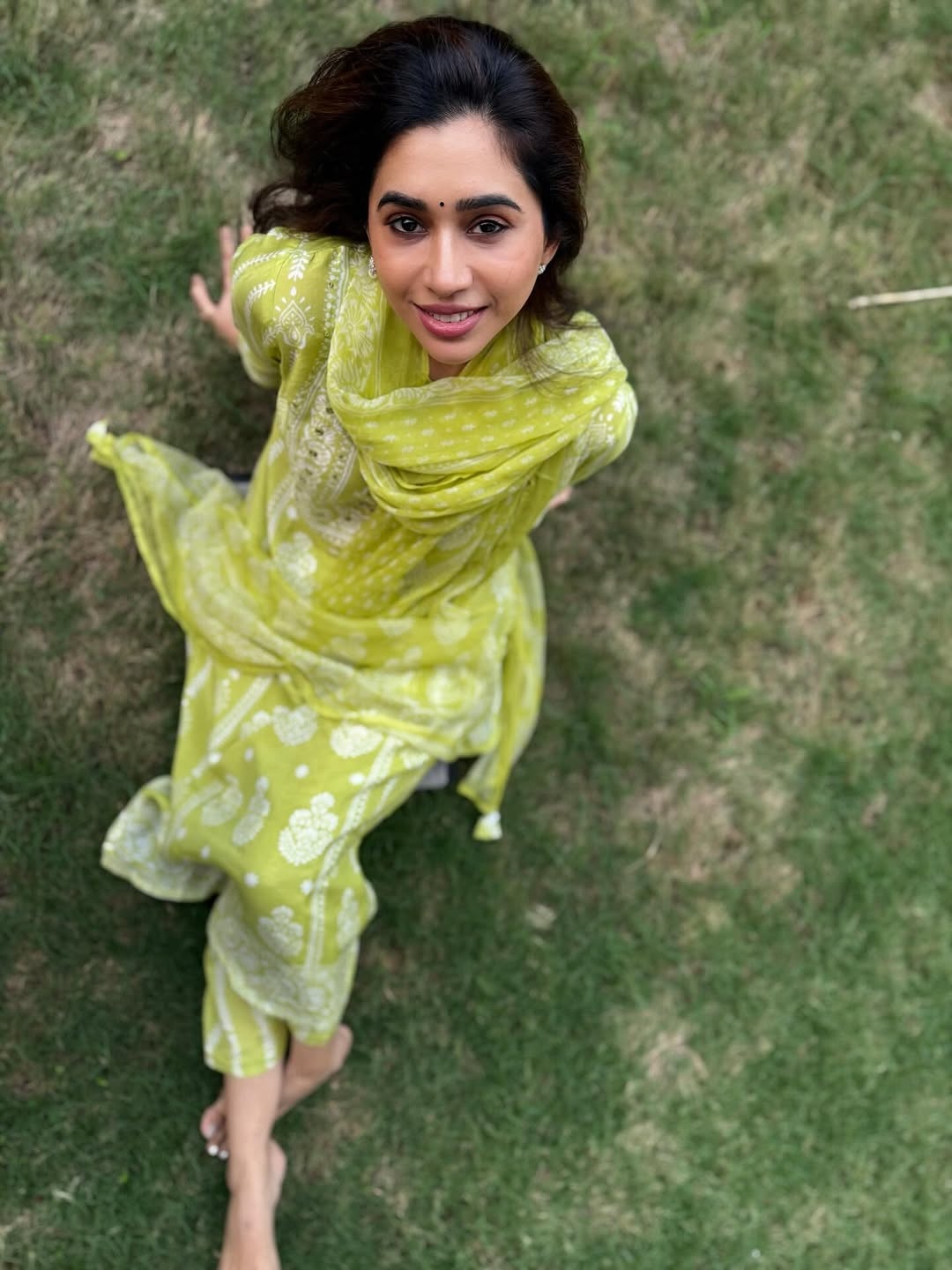 Single, Strong, and Stunning: Aarti Ravi's New Photos Go Viral