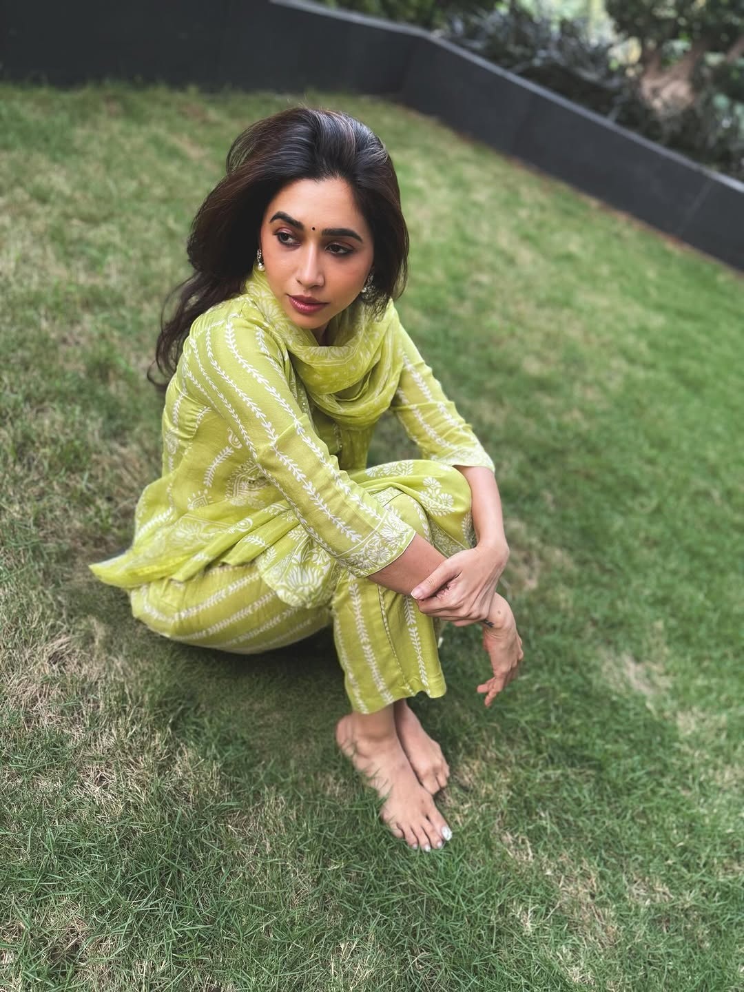 Single, Strong, and Stunning: Aarti Ravi's New Photos Go Viral