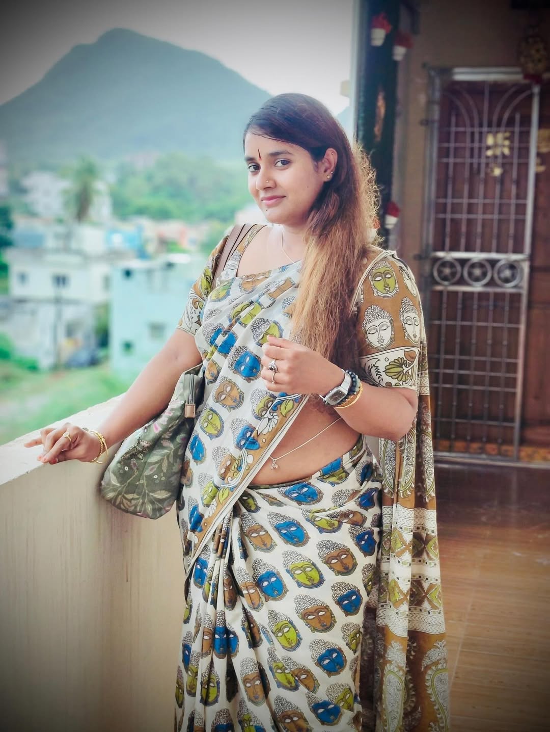 Soumya Shetty glowing in bold traditional saree