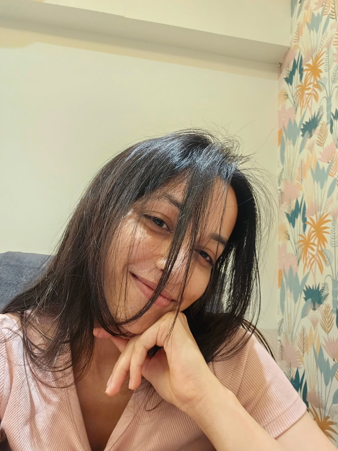 Srinidhi Shetty radiates elegance with playful charm