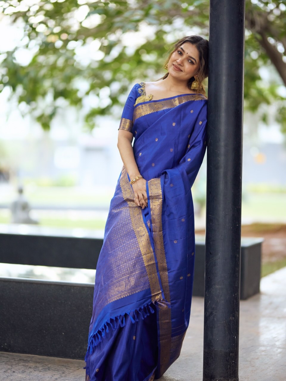 Vani Bhojan showcases timeless elegance in blue saree