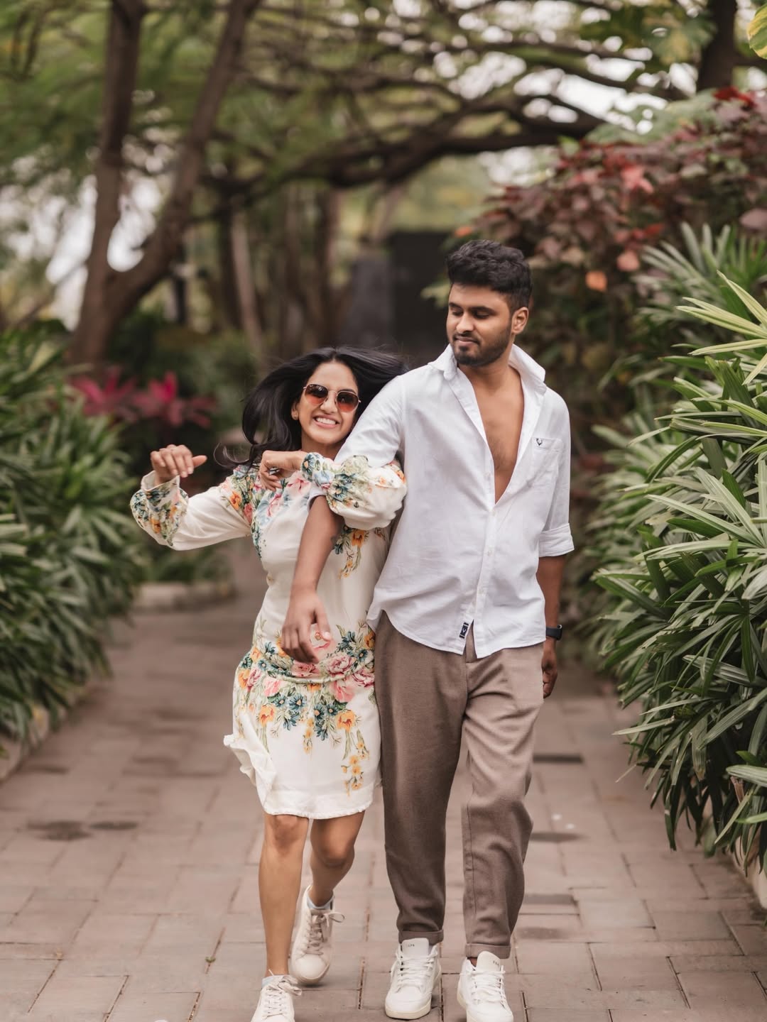 100% Love Pavani Reddy & Amir’s Silent Romance in Pictures Goes Viral