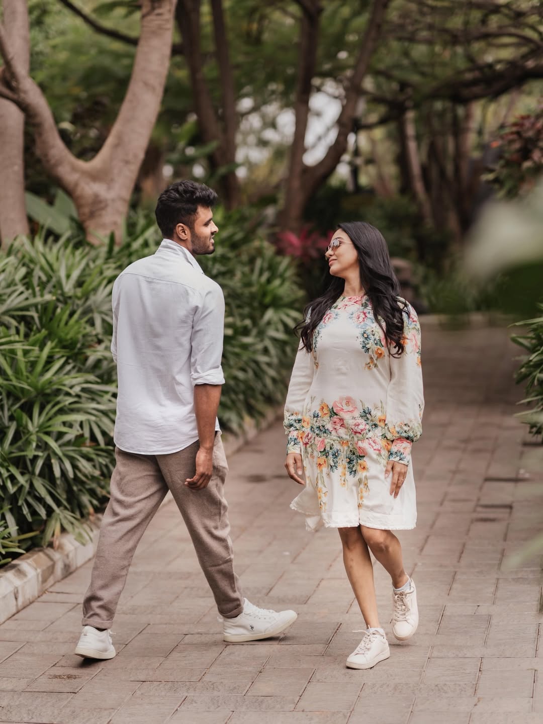 100% Love Pavani Reddy & Amir’s Silent Romance in Pictures Goes Viral
