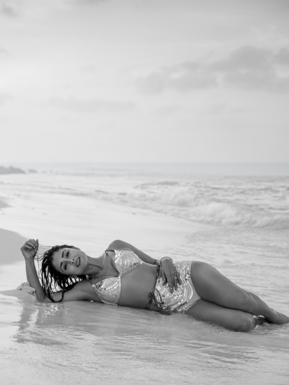 Shriya Saran beach photos