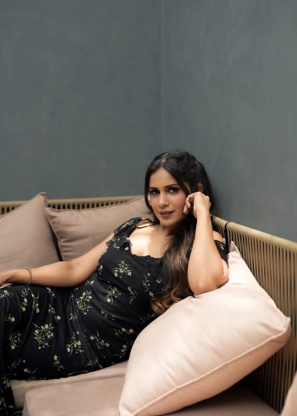 After Wedding with Cricketer Anirudha Srikkanth, Samyuktha Shanmuganathan Sets Social Media on Fire