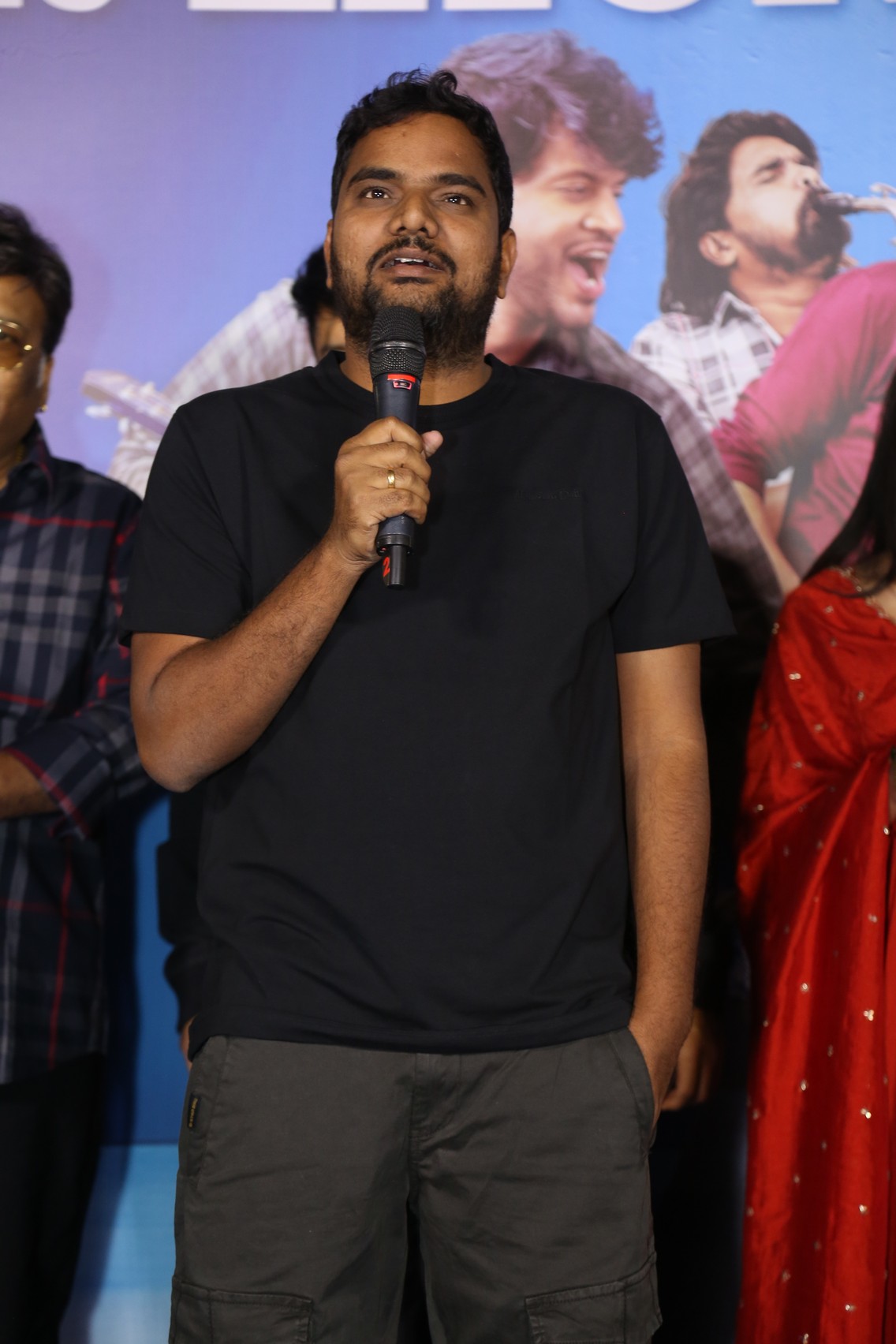 Director Sathish Javvaji delivering speech at event