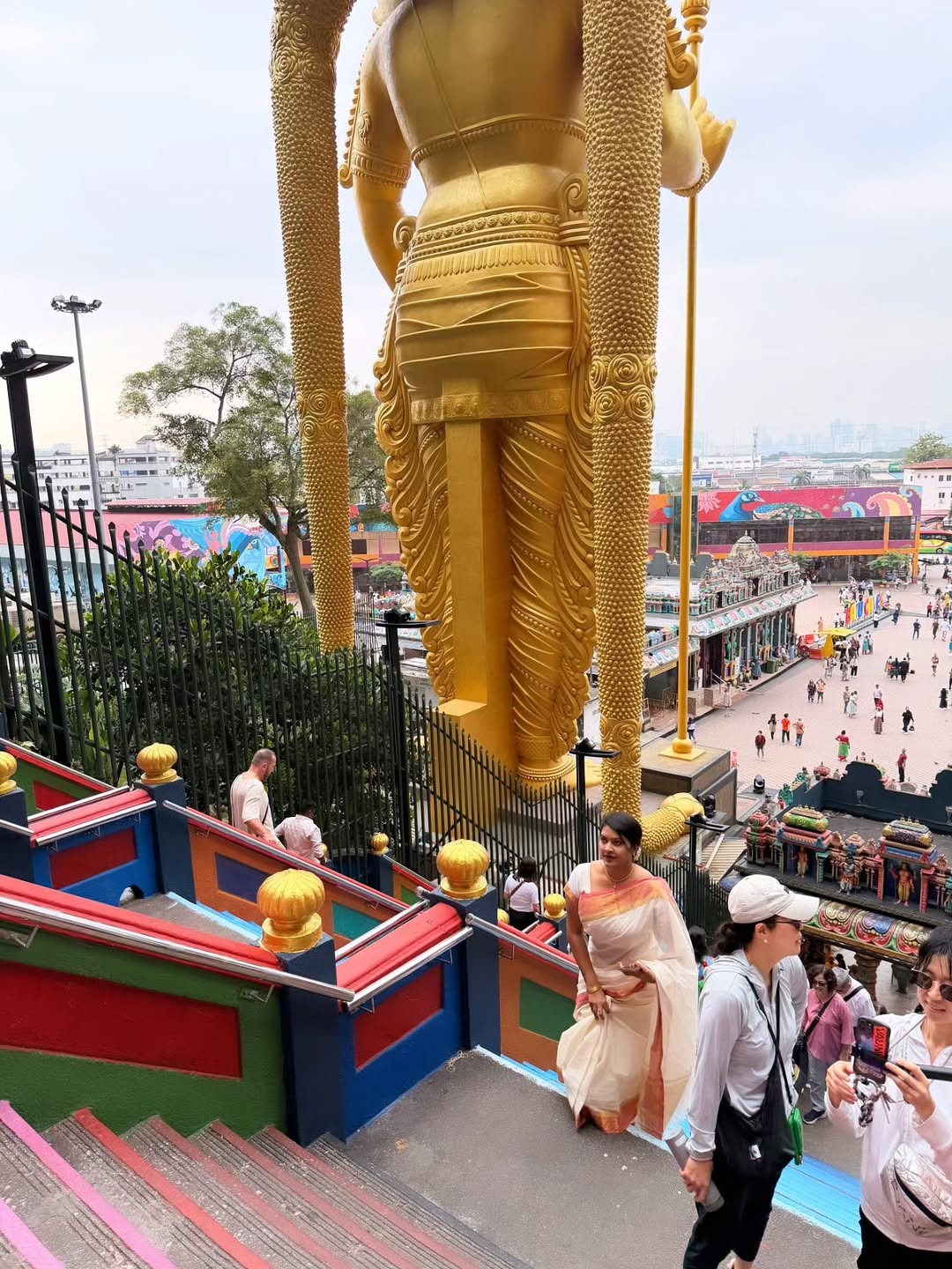 Bigg Boss Fame Rachitha Mahalakshmi’s Thaipoosam Temple Visit in Malaysia Trends Online