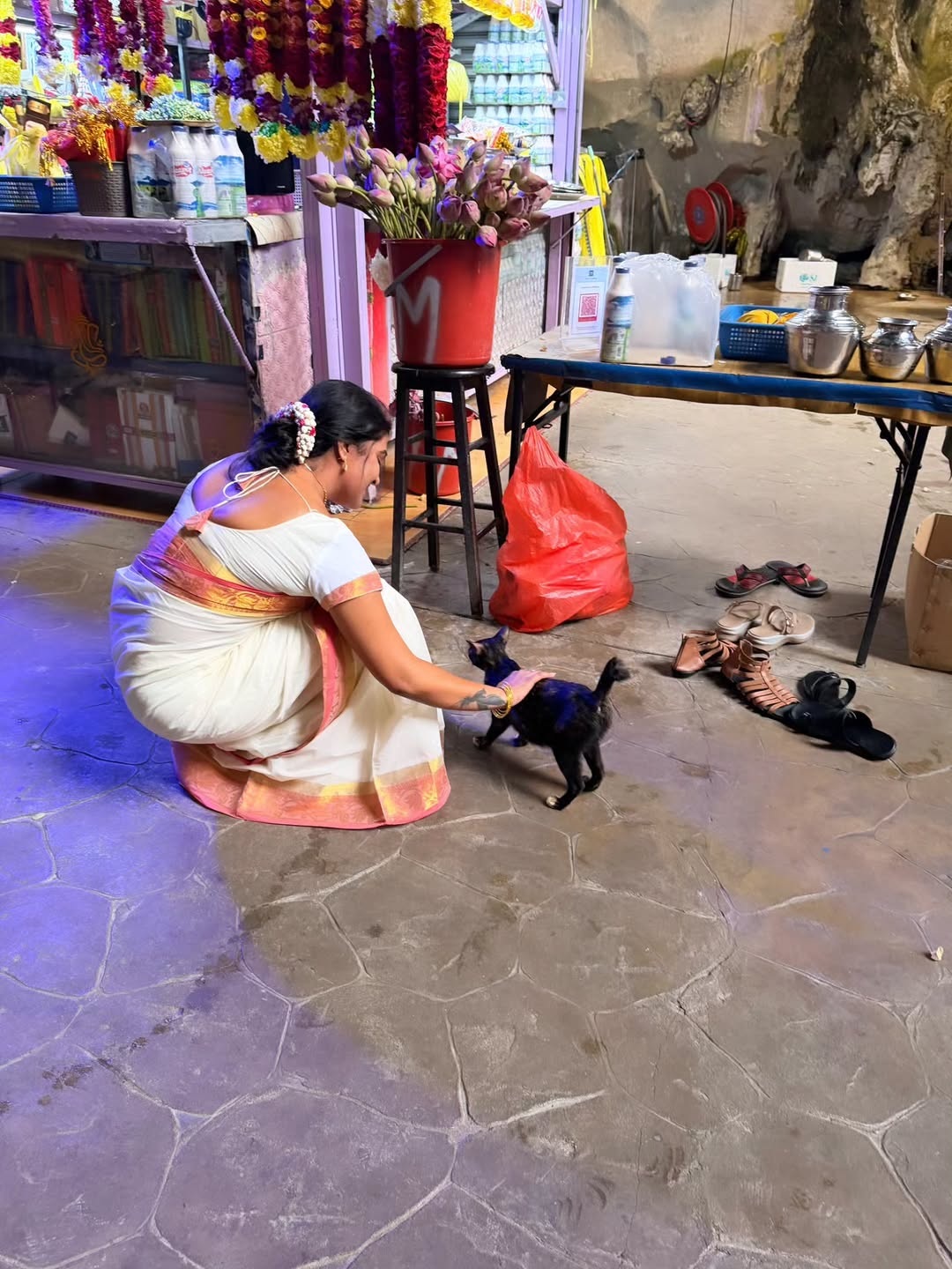 Bigg Boss Fame Rachitha Mahalakshmi’s Thaipoosam Temple Visit in Malaysia Trends Online