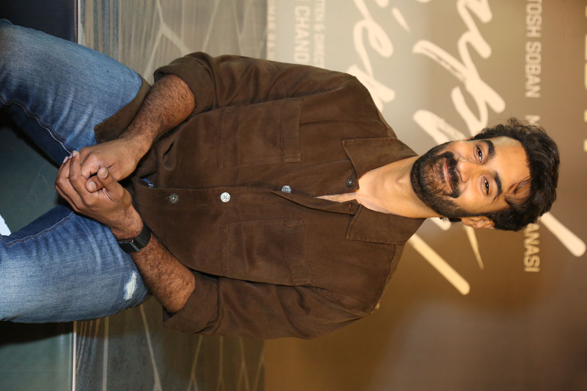 Santosh Soban candid moment on camera