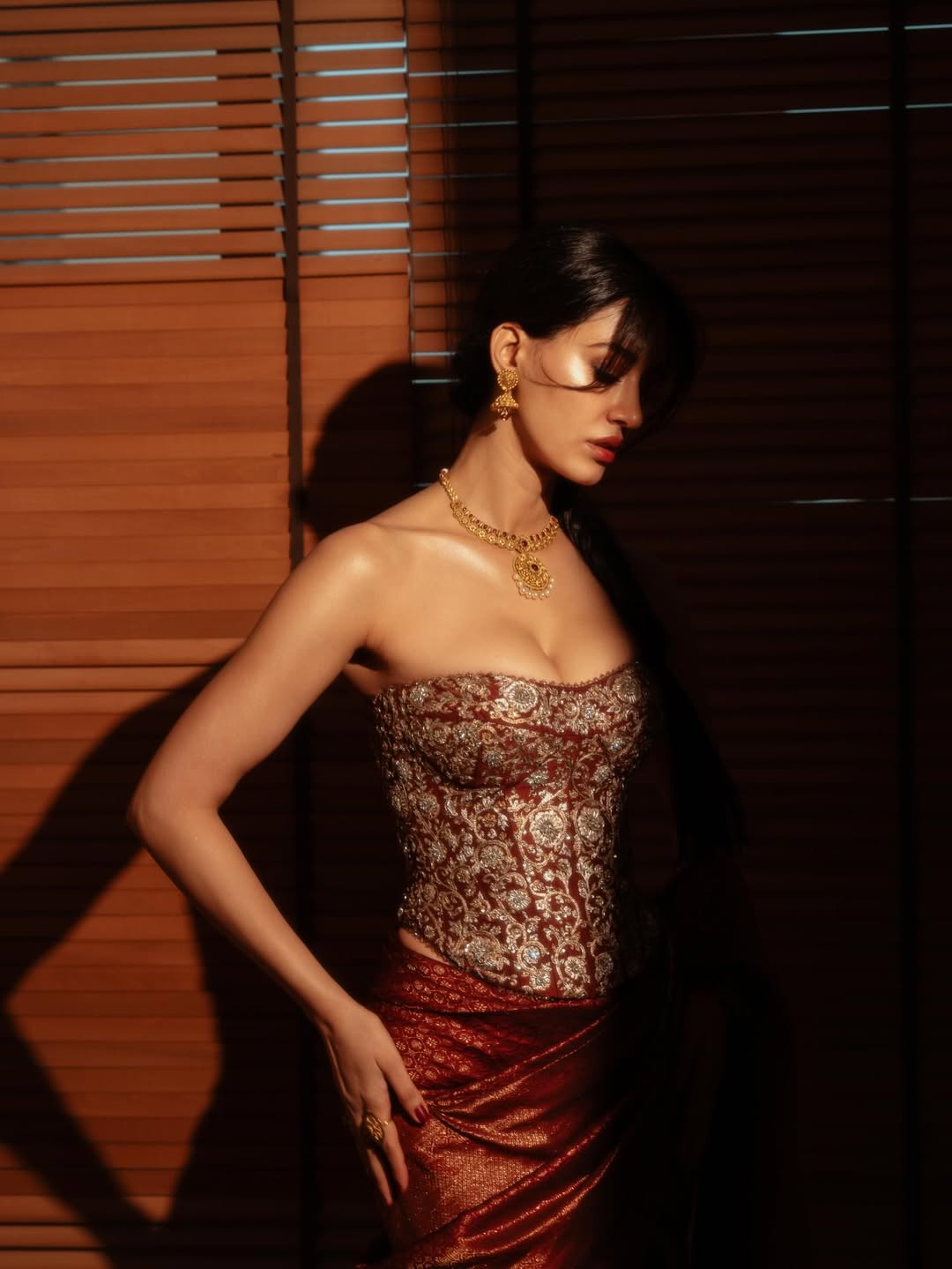 A Viral Fashion Moment That Commands Attention