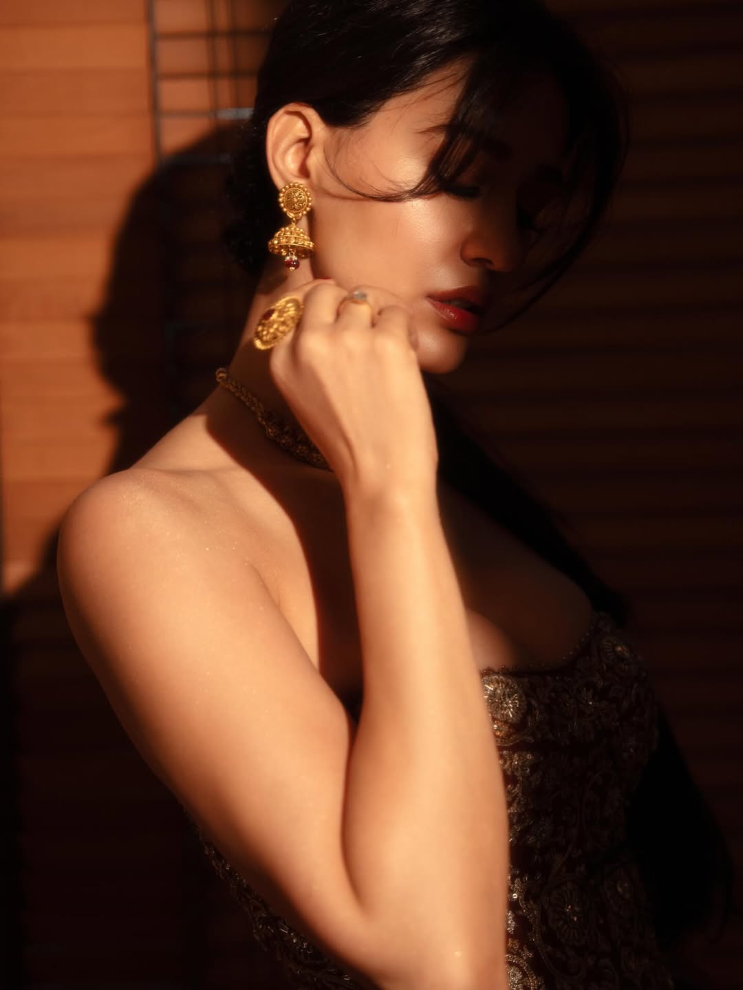 Why This Look Matters in Today’s Fashion Culture