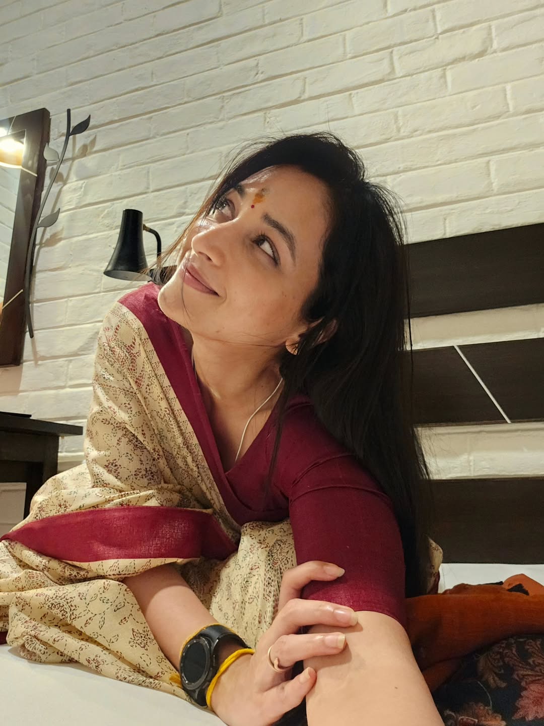 Drowning in Grace: Srinidhi Shetty Proves 'Homely is the New Hot' in Latest Clicks