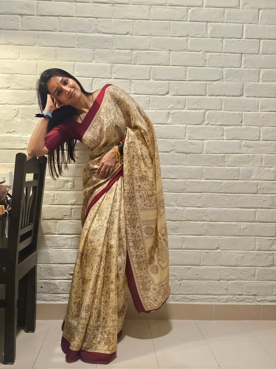 Drowning in Grace: Srinidhi Shetty Proves 'Homely is the New Hot' in Latest Clicks